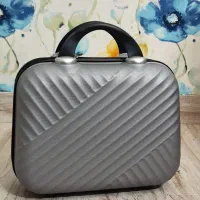 چمدان لوازم آرایشی