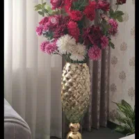 گل و گلدان