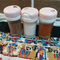 خانم جهت بسته بندی ادویه جات کارگاهی