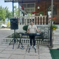 اجرای زنده موسیقی خواننده و دی جی مراسم