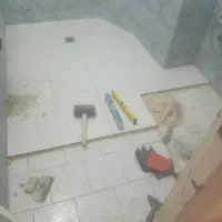 کاشیکاری سرامیک، گچکاری، تخریب شومینه