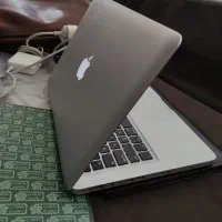مکبوک پرو اپل(MacBook pro) کاملا سالم و بسیار تمیز