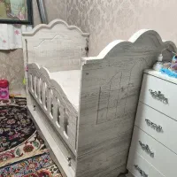 تخت نوزاد فوق‌العاده تمیز