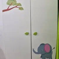 کمد و ویترین کودک در حد نو