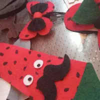 دست سازه های نمدی یلدا|زیورآلات و اکسسوری|صدرا-فارس, فاز ۱|دیوار