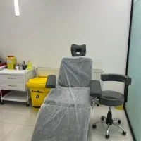 جذب مدل جهت تزریقات زیبایی توسط پزشک