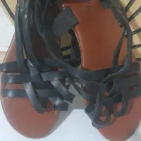 یه جفت صندل، یه جفت کفش مجلسی