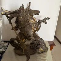 دو عدد مجسمه برنز