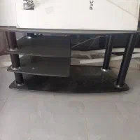 زیر تلویزیون شیشه ای