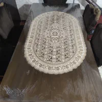 میز ناهار خوری شش نفره با دو تا صندلی میزبان