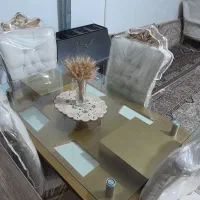 میز نهار خوری در حد نو