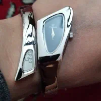 ساعت مچی زنانه، فقط نیاز به تعویض باتری دارد