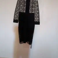 تعدادی مانتو وشال|لباس|الشتر, |دیوار