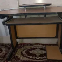 میز کامپیوتر سالم
