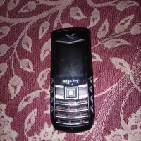 گوشی هانوفر  v5pro بدنه فلزی