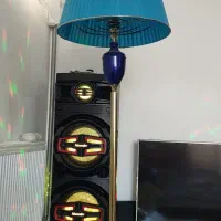 اباژور اباژور ایستاده اباژور کنار سالنی چراغ خواب