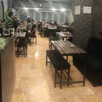 اشپز باریستا قلیان زن