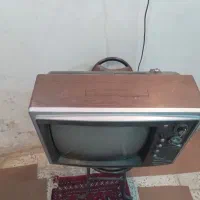 تلویزیون قدیمی|کلکسیون اشیاء عتیقه|تویسرکان, |دیوار