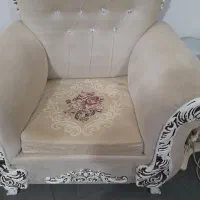 مبل نیمه سلطنتی ۷نفره با۳عدد عسل خوری قیمت ۷ملیون