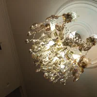 لوستر|لوستر و چراغ آویز|کرج, ساسانی (قلمستان)|دیوار