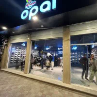 فروشنده (خانم یا اقا)