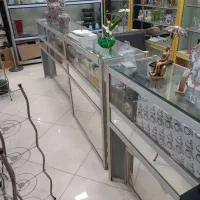 ویترین ایستاده ۹عدد پیشخوان ۵ عدد|فروشگاه و مغازه|تهران, شهرک ولیعصر جنوبی|دیوار