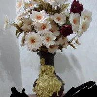 گل وگلدان