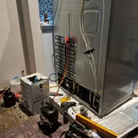 تعمیرات انواع یخچال و فریزر خانگی صنعتی و فروشگاهی