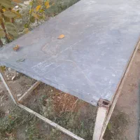 تخت فلزی زیرمیزشبکه بندی با۲تاورق سفیدمحکم وعمرانه
