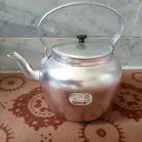 کتری روحی آلومینیومی ۵لیتری نو و تعدادی گل|حراج|آبیک, |دیوار