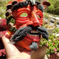 طراح و سازنده ماسک شخصی سازی شده و تک نسخه دستساز