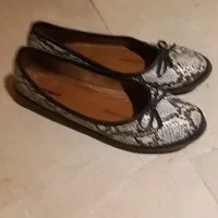 فروش تعدادی کفش سایز ۳۹ و ۴۰