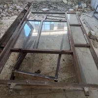 درپنجره آهن سنگین سالم درحد نو