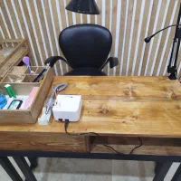 میز ناخون|آرایشگاه و سالن‌های زیبایی|لولمان, |دیوار