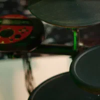 ویدرام ..  پرکاشن . درام.  جاز|درام و پرکاشن|هشتگرد, شهرک ولیعصر (مصلی)|دیوار