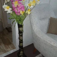 اولی گل مصنوعی آویز ۱۵۰ تومن دومی گلدان ۲۵۰ تومن|گل مصنوعی|بندر انزلی, استادیوم|دیوار