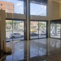 ۱۳۰ متر مغازه نوساز با ۴ پارکینگ شهید محلاتی