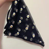 اسکارف گلدوزی بابونه ،هنری و فانتزی