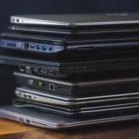 لپ تاپ i5 و Ram8 با گرافیک Intel