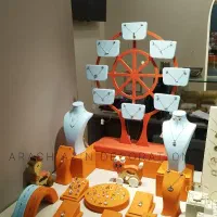 دکور ویترین طلافروشی/مانکن طلا/ استند طلا جواهرات|مجسمه، تندیس، ماکت|تهران, امام خمینی|دیوار