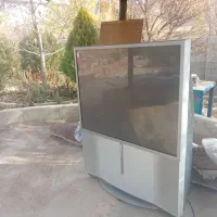 تلویزیون سونی خیلی قدیمی و البته سالم