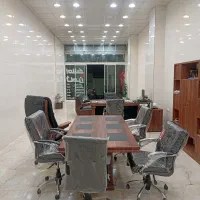 رهن و اجاره مغازه ۹۶متری واقع در بهارستان ۱۷