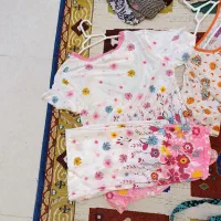 حراج تعدادی لباس زنانه و روسری و شال