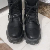 پوتین|کیف، کفش، کمربند|پرند, فاز ۴|دیوار