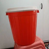 چهار عدد سطل بزرگ