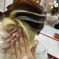 خدمات تخصصی ناخن با مواد اورجینال و طراحی حرفه‌ای