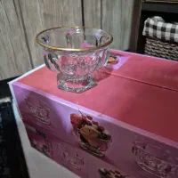 بستنی خوری لب طلایی