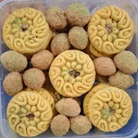 ارائه ی انواع خشکبار وآجیل وشیرینی