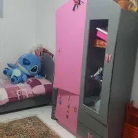 تخت و کمد و میز تحریر