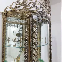 بوفه / ویترین برنز سه طبقه